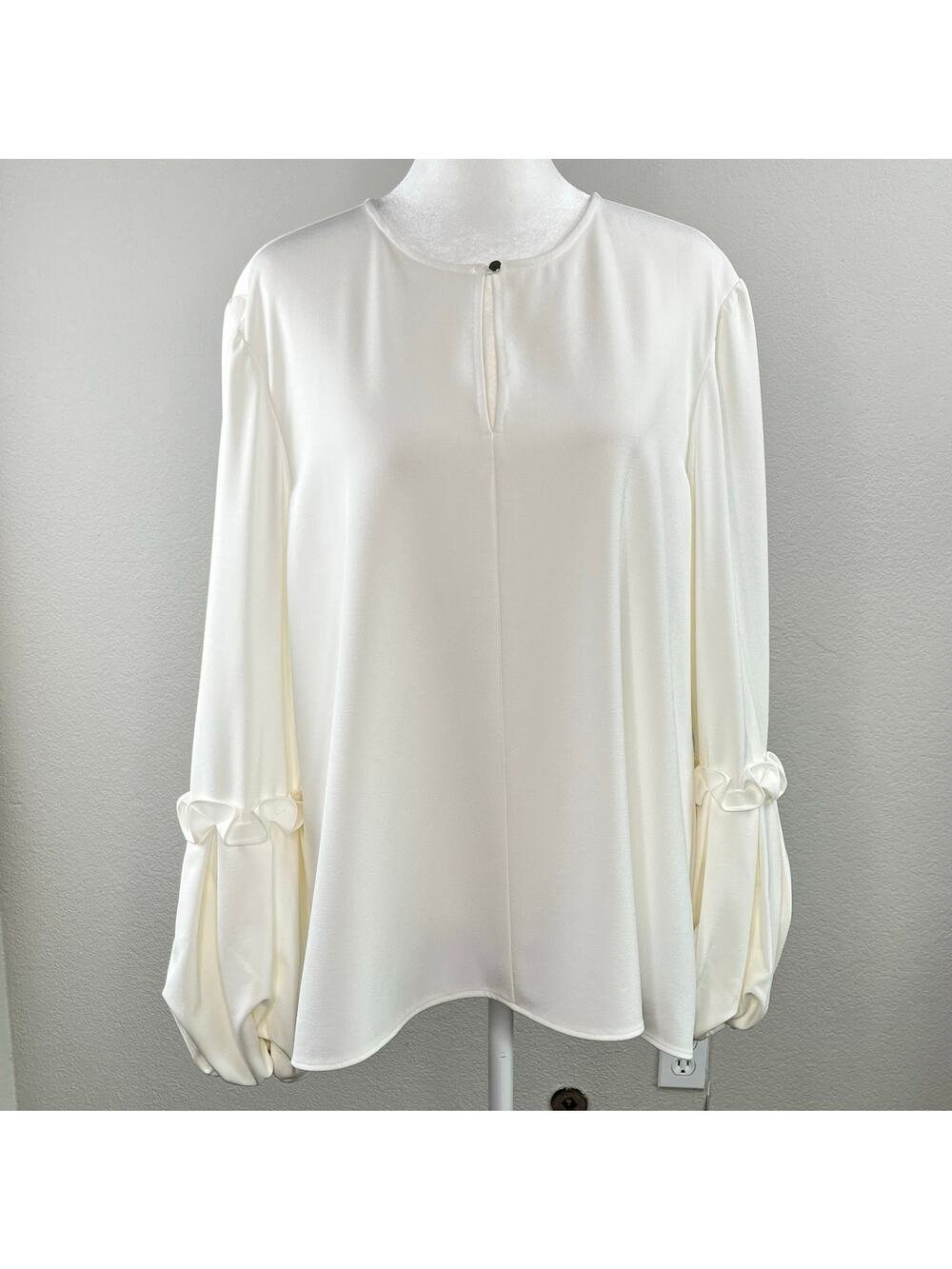 Tahari ASL Beck Blouse Ivory White Keyhole Neck Balloon Sleeve High Low L NWT